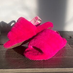UGG Woman’s Bright Pink Fluffy Slides Size 5
